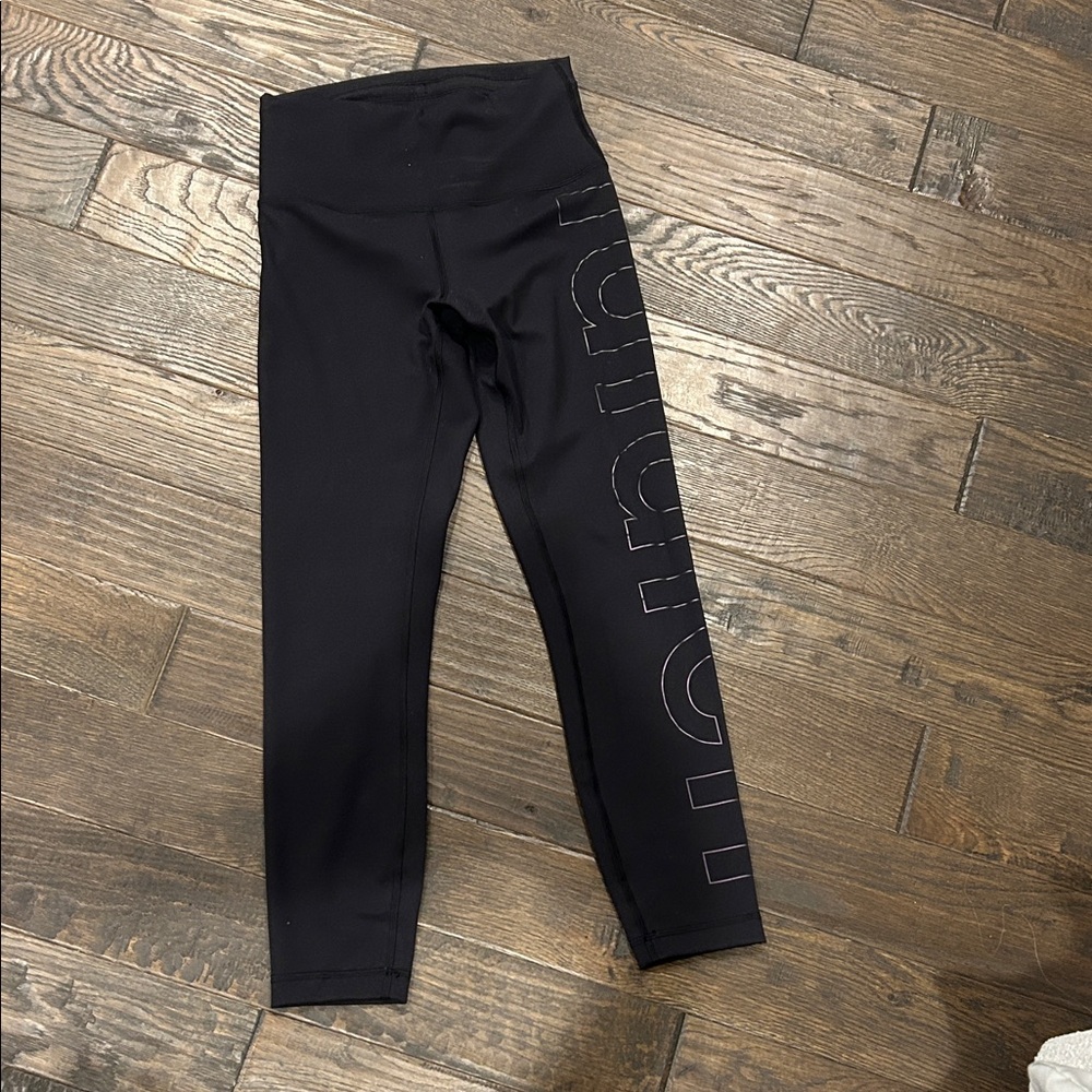 Lululemon wunder train HR tight 25”  iridescent leggings.